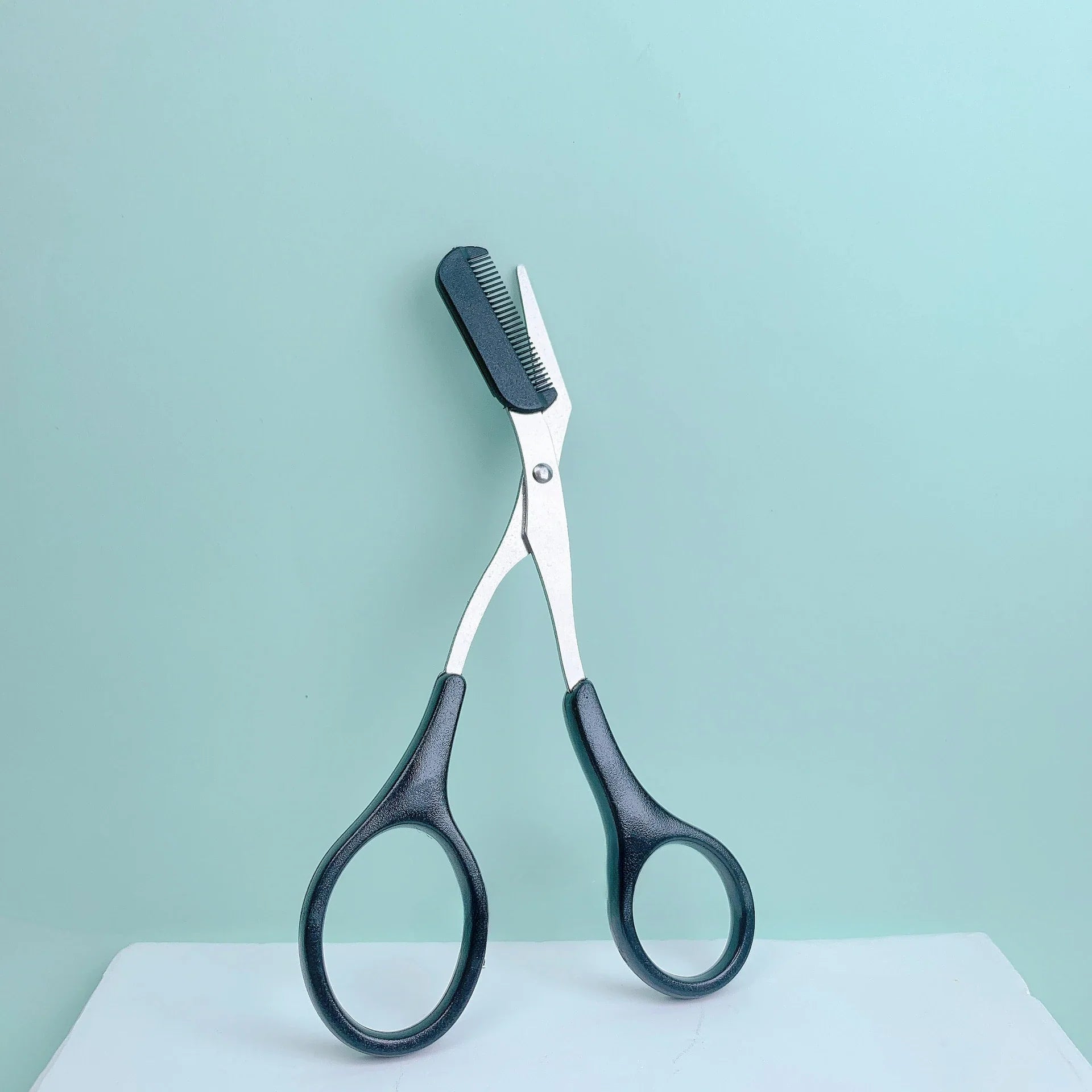 Pink Eyebrow Trimming Scissors with Built-In Comb - Stainless Steel, Precise Grooming Tool, Creating Perfect Eyebrows